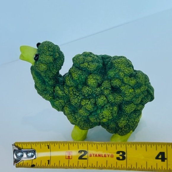 Home Grown figurine Enesco Anthropomorphic animal vegetable Broccoli Camel gift - Picture 3 of 6